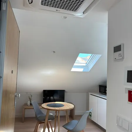 Vc House Estudios, * Coimbra