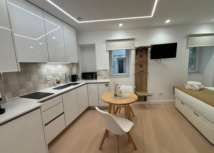Vc House Estudios, * Coimbra